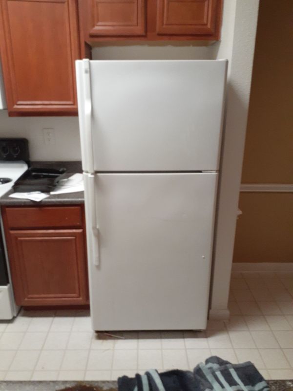 General Electric refrigerator and freezer for Sale in Porter, TX OfferUp