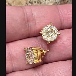 10k Diamond Earrings 