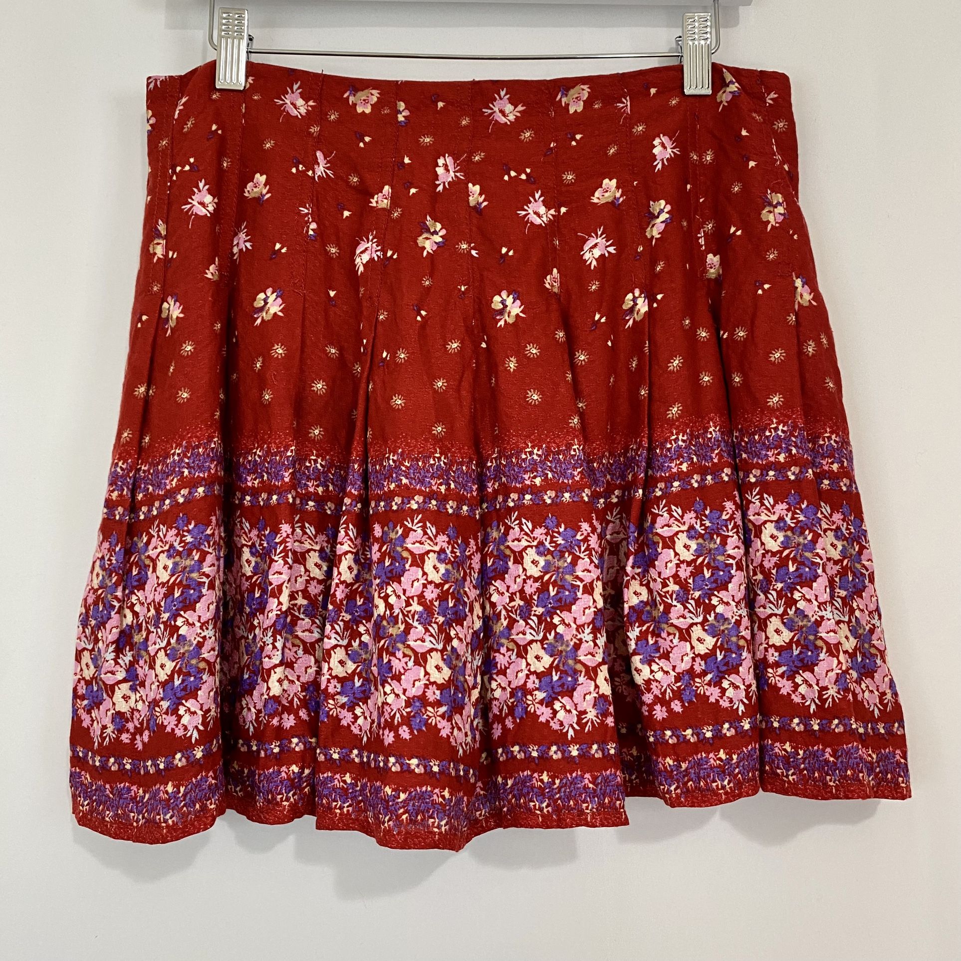 Free People Women’s Floral Print Step-Up Pleated Mini Skirt Red & Pink 8 EUC