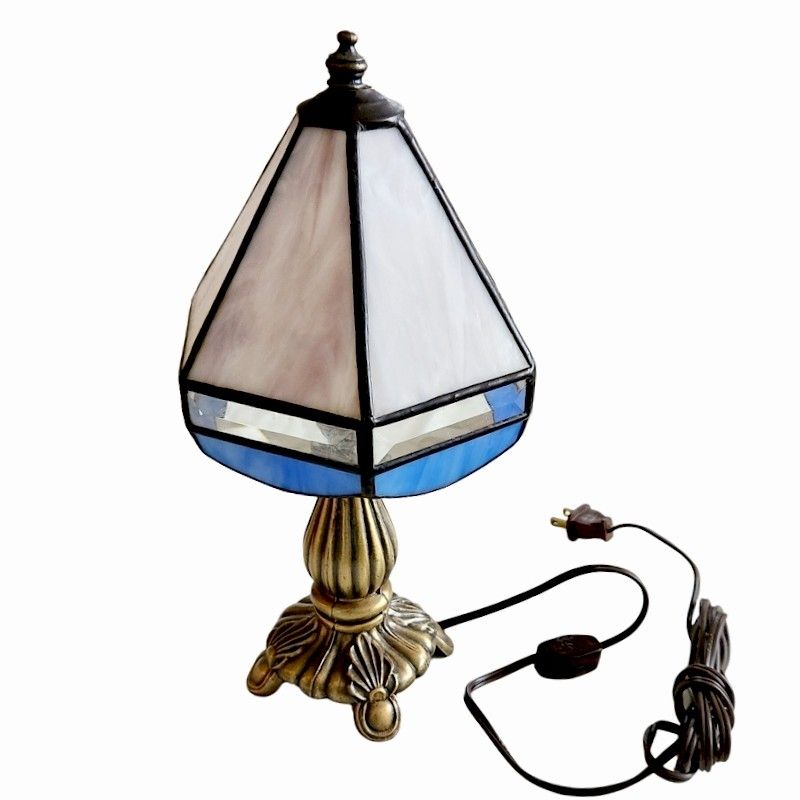New Hand Made 12 Inch Tall 7 Inch Diameter Shade Tiffany Style Stained Glass Lamp