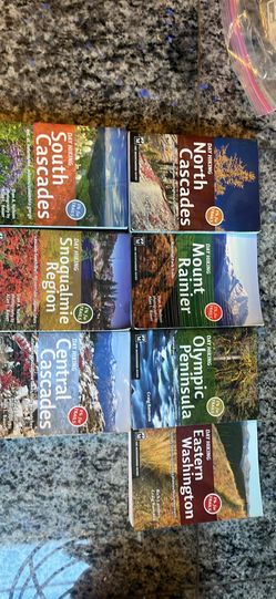 Lot of day hiking guidebooks for Washington