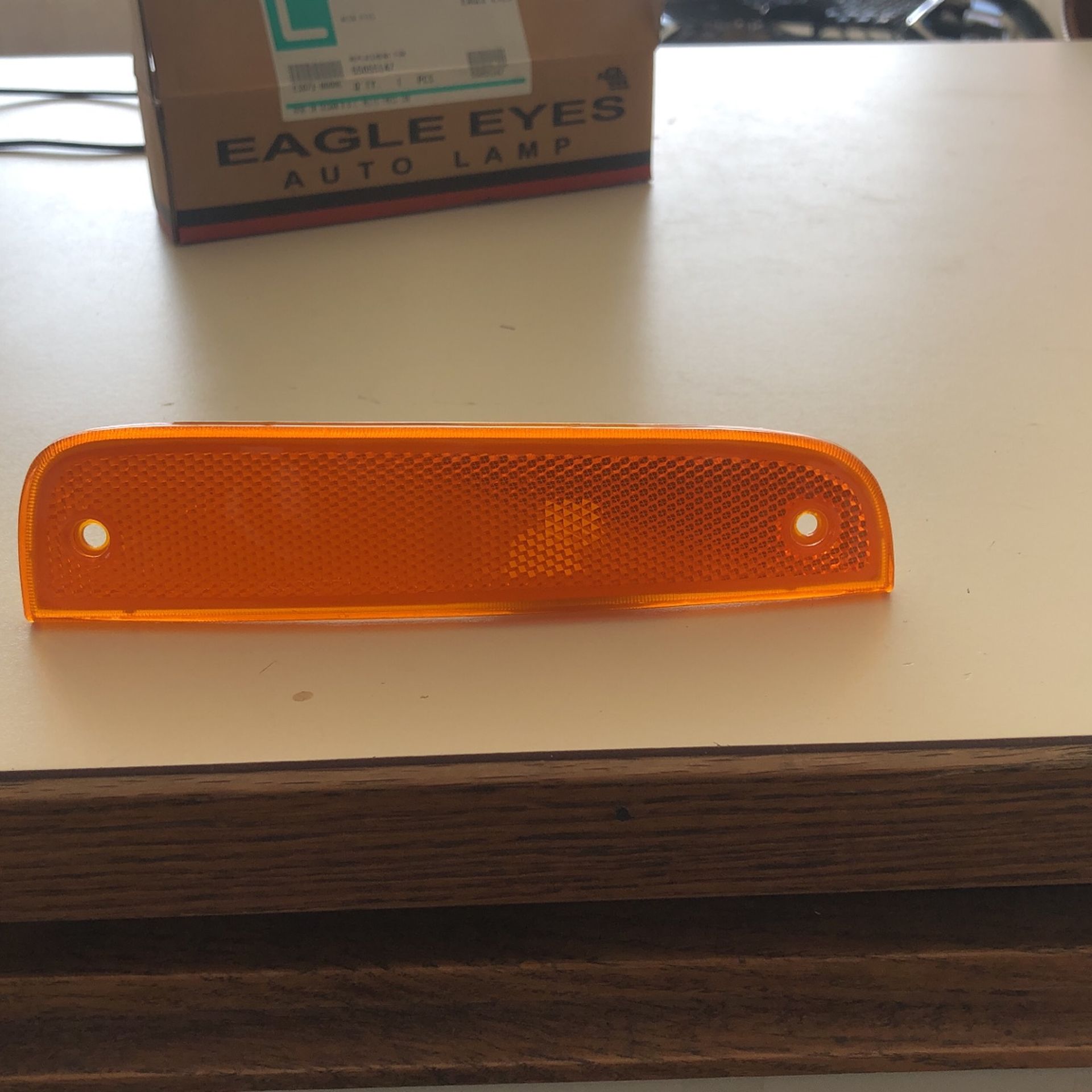 Jeep Cherokee (Midsize) 1997 To 2001 Side Marker Lamp (lens & Housing) Driver Side Assembly
