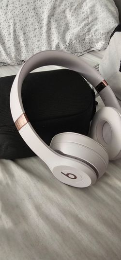 Beats Solo 4 Bluetooth Wireless On-Ear Headphones