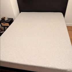Nod by Tuft & Needle Medium Firm 8" Queen Size Adaptive Foam Mattress (Unused)