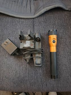 Stinger flashlight with charger