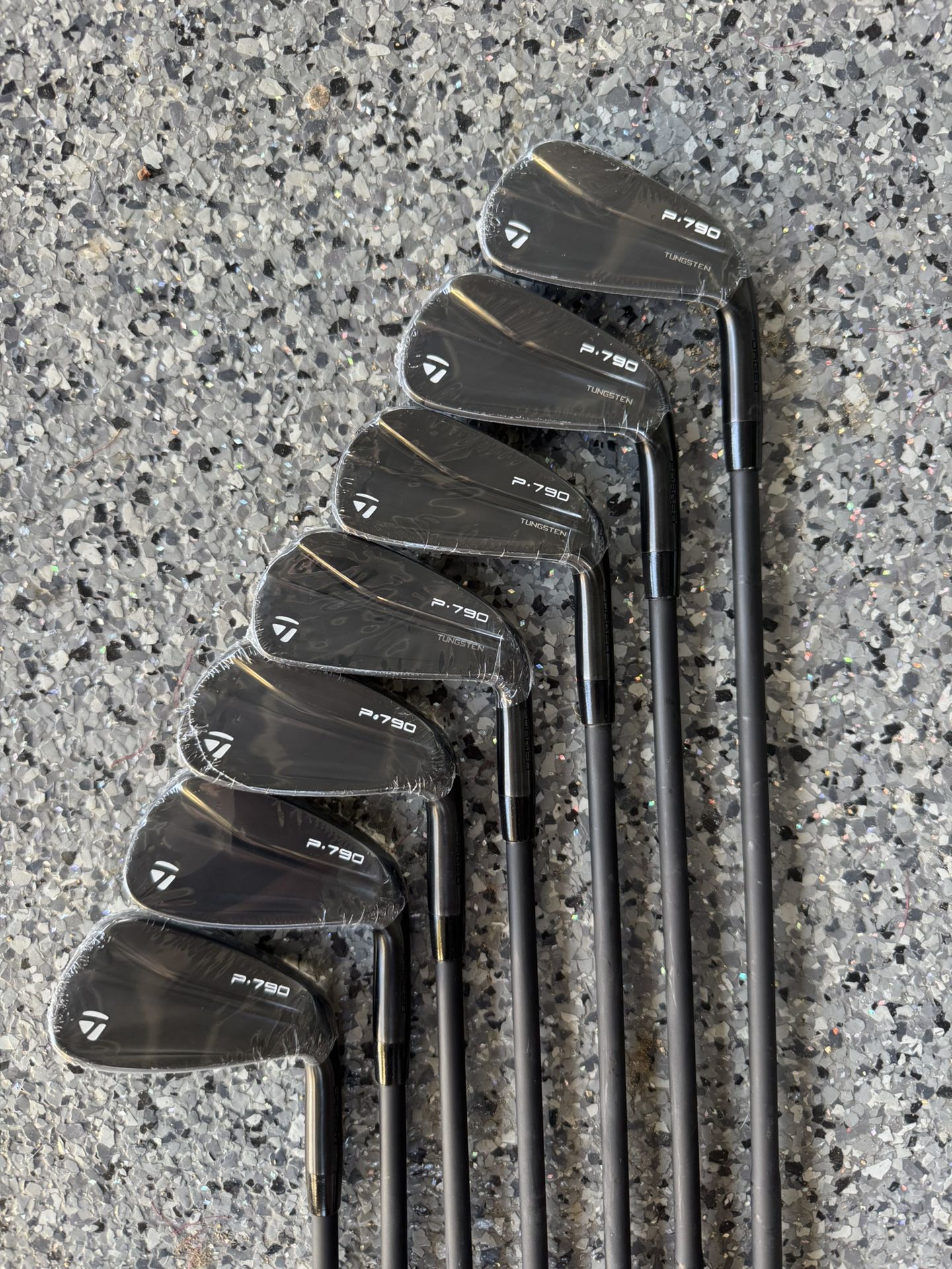 Taylormade P790 Black Limited Forged Irons 4-PW Stiff 105 Replicas
