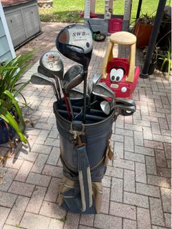 Mens right handed golf club set with golf bag