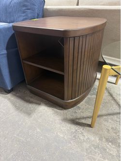 Nightstand/ side table/ end table (2)