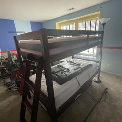 ASHLEY FURNITURE BEDROOM SET 