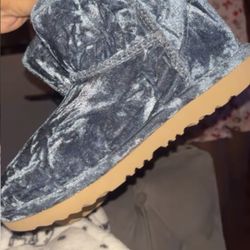Ugg Size 3 
