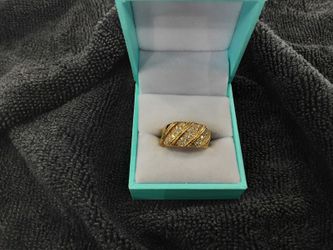 Women's Ring - Yellow Gold 18k (.750) 9.1 grams Size 6.5