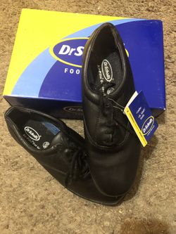 Black leather lace up shoe size 9-1/2 W tags still on never worn