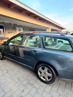 Volvo Station Wagon – Gray