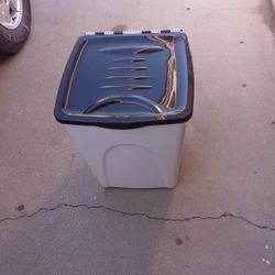 Dog Food Bin