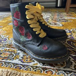 Dr. Martens Rose Boots Size 9 Women’s 