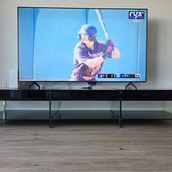 🔥 ¡REMATE! Samsung Smart TV 75" 4K + Mueble de Vidrio Templado (Valor original $1500)