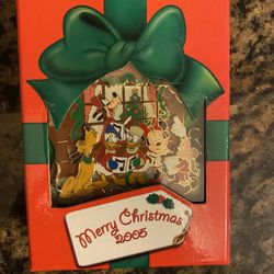 Disney Xmas 2005 Big Pin LE1000