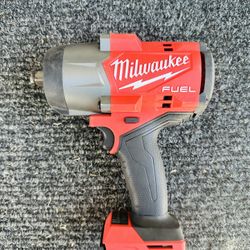MILWAUKEE M18V FUEL Brushless Cordless 1/2” Square-Ring Impact Wrench w/ Friction Ring (TOOL ONLY/SOLO LA HERRAMIENTA)