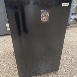 Magic chef mini fridge