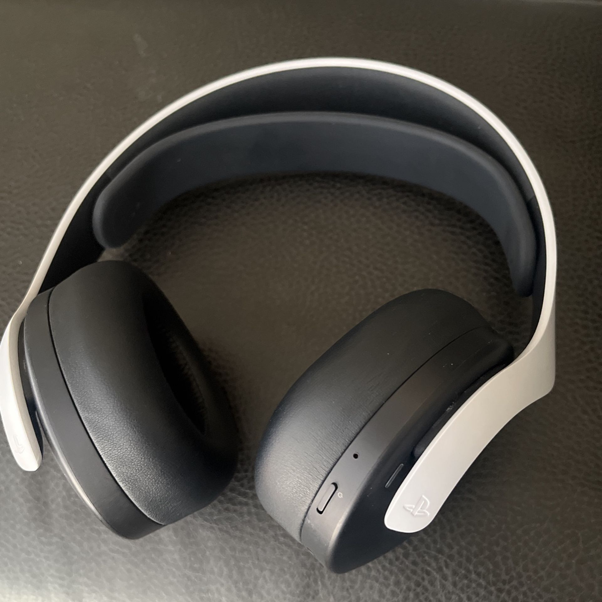 PS5 HEADPHONES (WHITE & BLACK)