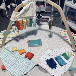 Lovevery Playgym 