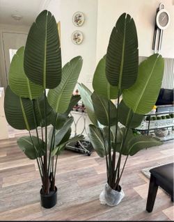 Pretty artificial plant 5 ft tall set of 2 ! Brand New
