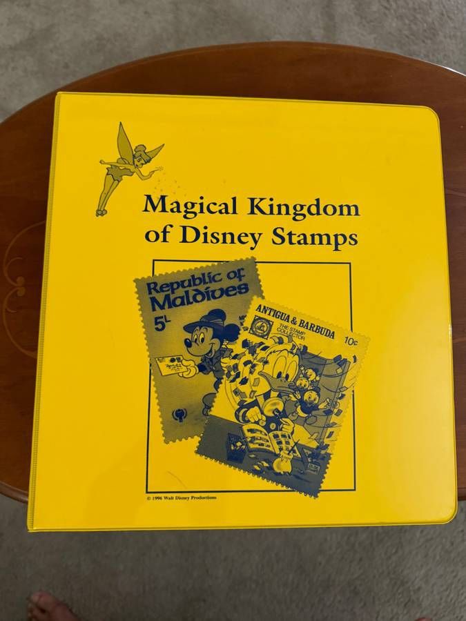 MAGIC KINGDOM~DISNEY STAMPS ALBUM~COLLECTOR'S ITEM~PRISTINE CONDITION
