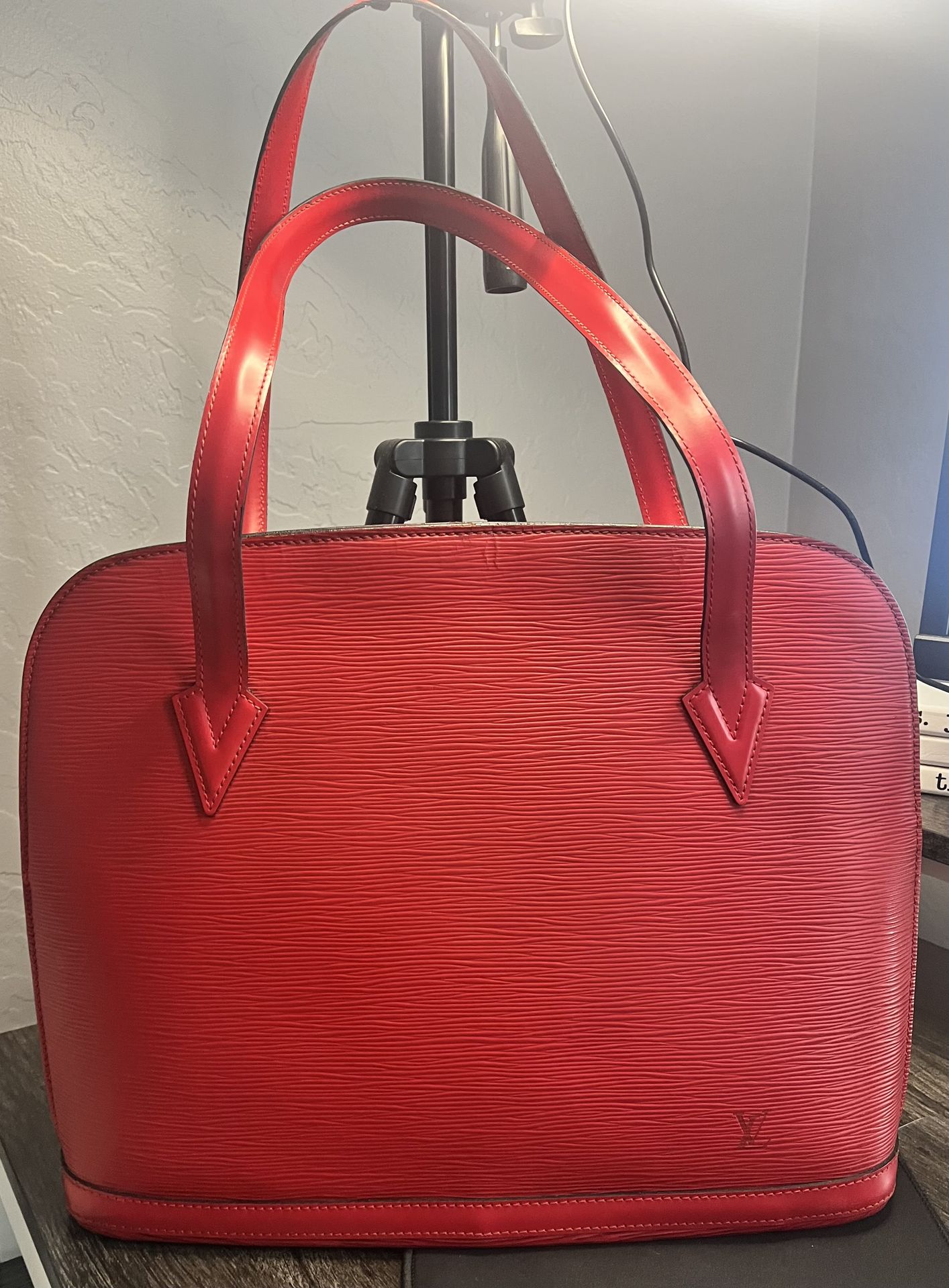 Louis Vuitton Epi Leather Medium Castilian Red– Excellent Condition