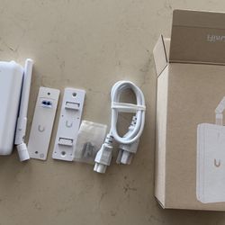 UniFi Device Bridge UDB-US – Wireless Ethernet Bridge (Complete)