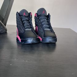 Air Jordan 13 “Bred” (black/red).