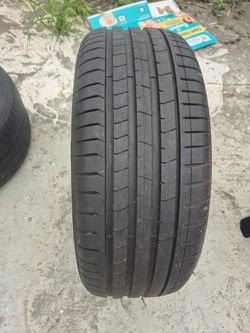 Pirelli P Zero Run flat Tires- Used