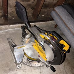 DEWALT DWS715 Compound Miter Saw 12”
