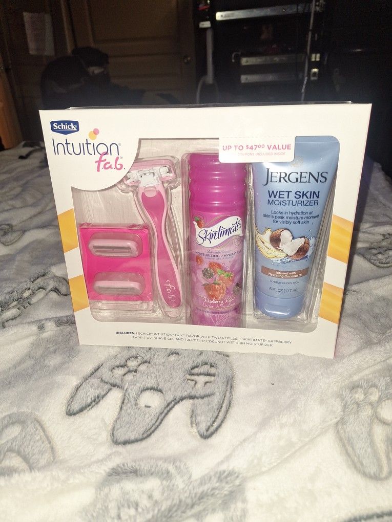 SCHICK INTUITION FAB BUNDLE