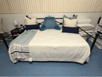 Daybed with mattress