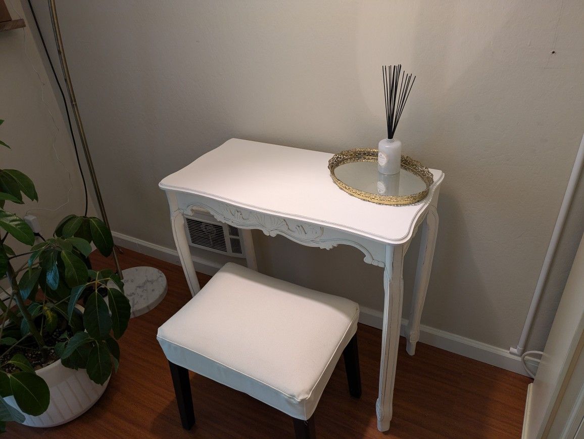 Chair In Spotless Condition