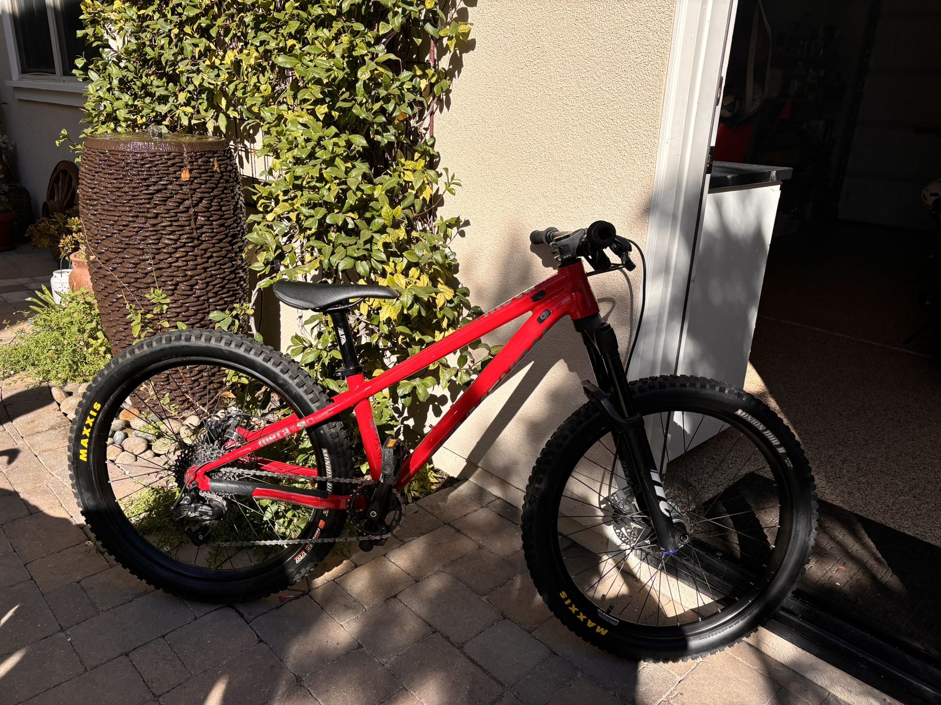 Commencal Meta HT 24 Kids Bike