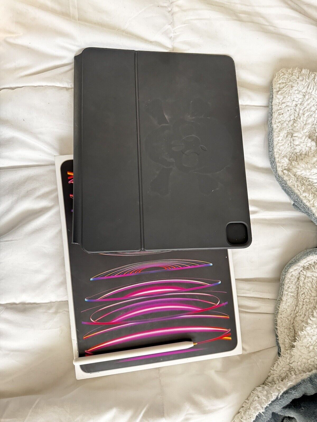 Apple iPad Pro 12.9 6th Gen. 512GB, Wi-Fi + 5G (Unlocked) + magic Keyboard