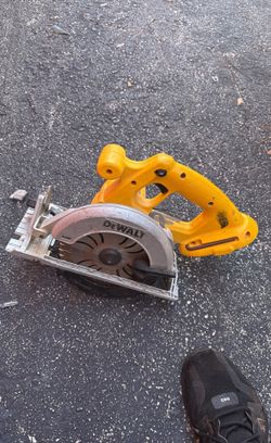 DeWALT XRP DC390 18V Cordless 6-1/2" Circular Saw Tool Only