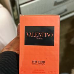 Valentino Donna Perfume 1.6 ounces