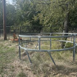 Round Bale Feeder For Hay