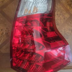 LEXUS GX460 RIGHT TAIL LIGHT