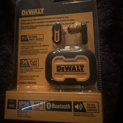 Dewalt Bluetooth Headset W/charger Case 