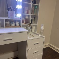 vanity desk with lights 