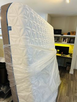 Colchón Queen Size Tempur Pedic 