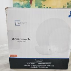 Brand New 12 Piece White Dinnerware Plate Set