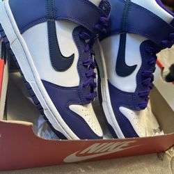 Nike Dunk Youth 5.5 years NWT