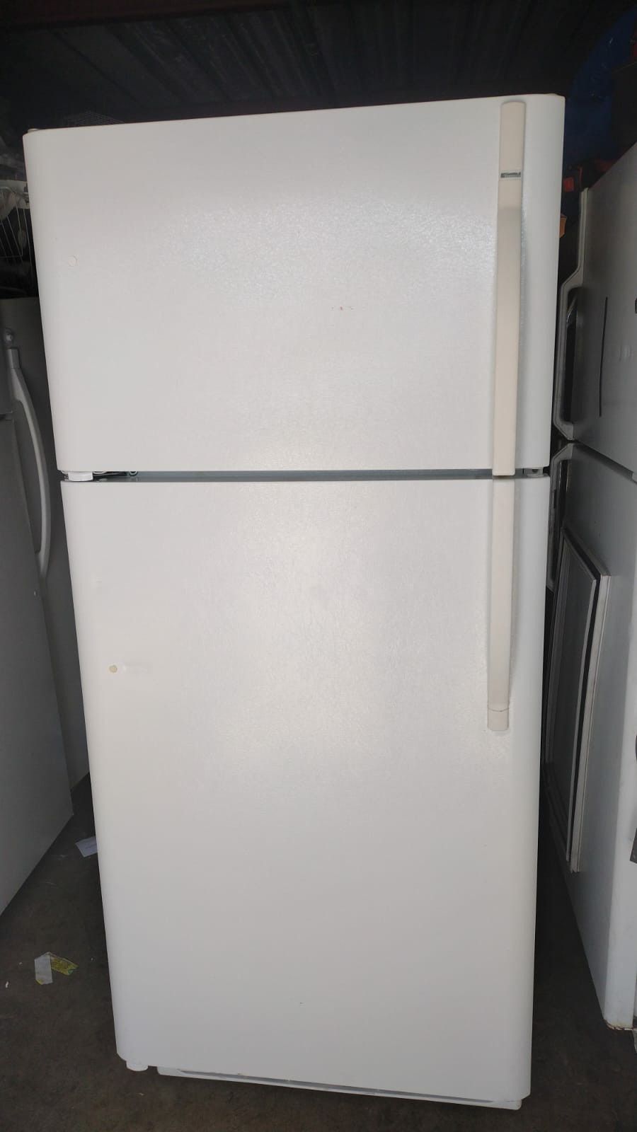 Refrigerator Kenmore Nice White