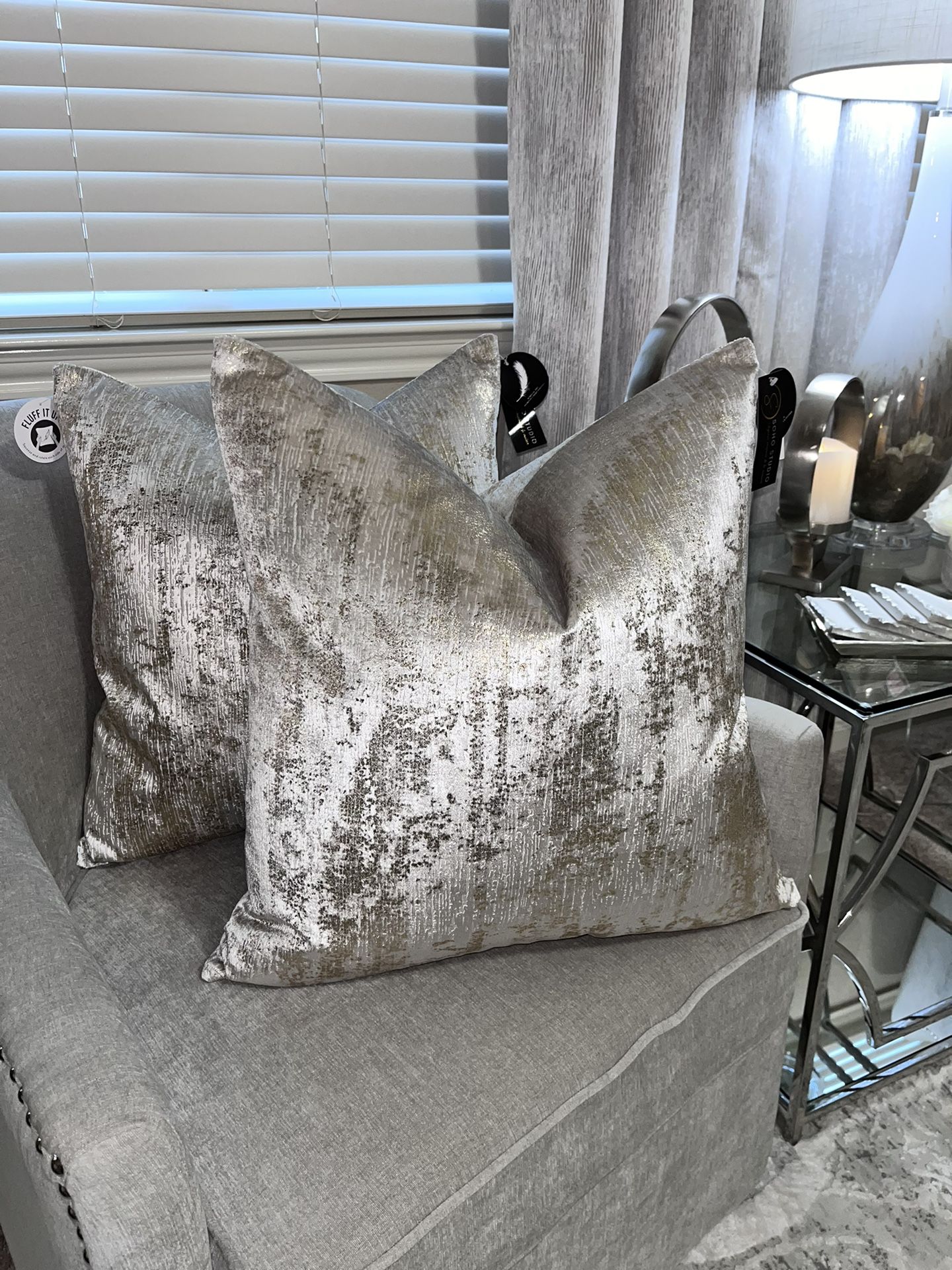 2-NWT SOHO STUDIO METALLIC GOLD LUXURY DECORAYIVE PILLOWS
