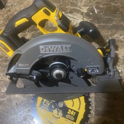 Dewalt 60 Volt Circular Saw New/nuevo
