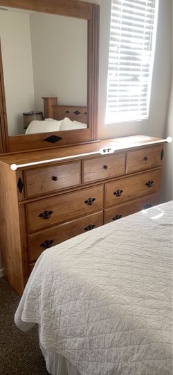 Queen bedroom set